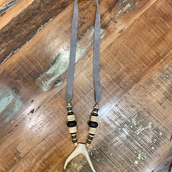 🌾SOLD- Artisan Antler Fork Necklace - Picture 2 of 4